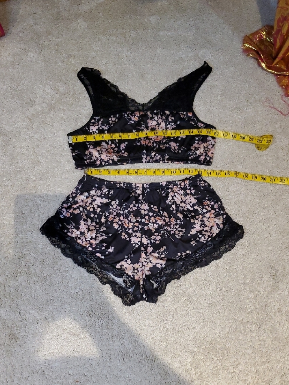2 Piece Intimate Set - Picture 4 of 5